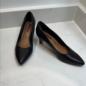 Elegant Black Leather Pumps
